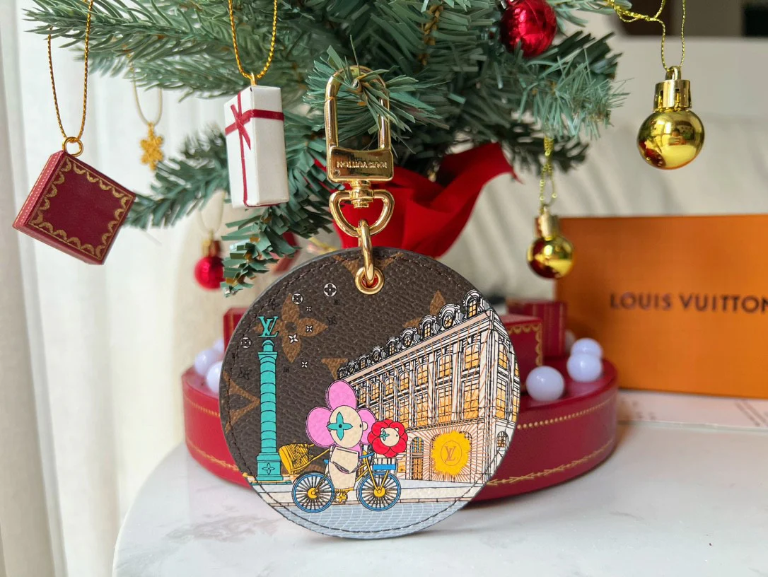 Luxury designer Keychain LVK010 - ccjewelryacc