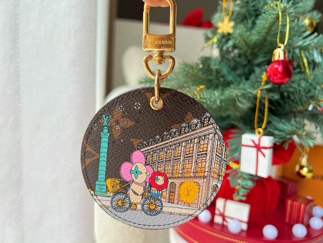 Luxury designer Keychain LVK010 - ccjewelryacc