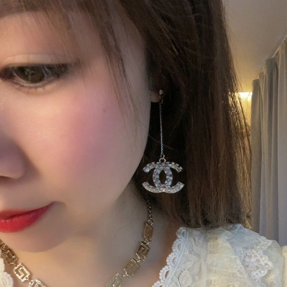 CCE156 Crystal sparkling CC Logo earrings - ccjewelryacc