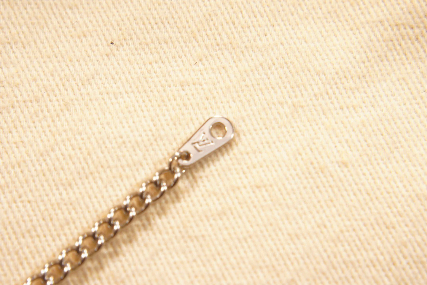 LVN054 High Quality Luxury Designer Key Pendant Necklace - ccjewelryacc