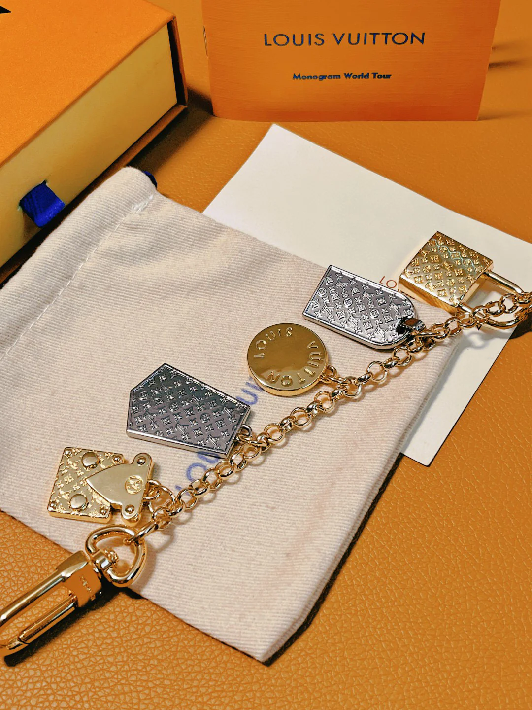 LVK103 Luxury designer Chromatic Keychain M01314 - ccjewelryacc