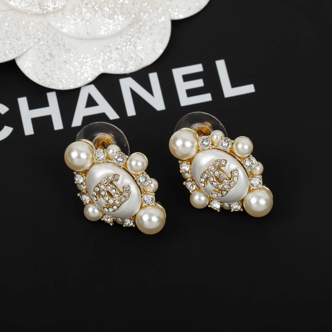 CCE499 Chanel Swarovski  Pearl and crystal Stud Earrings CC earring - ccjewelryacc