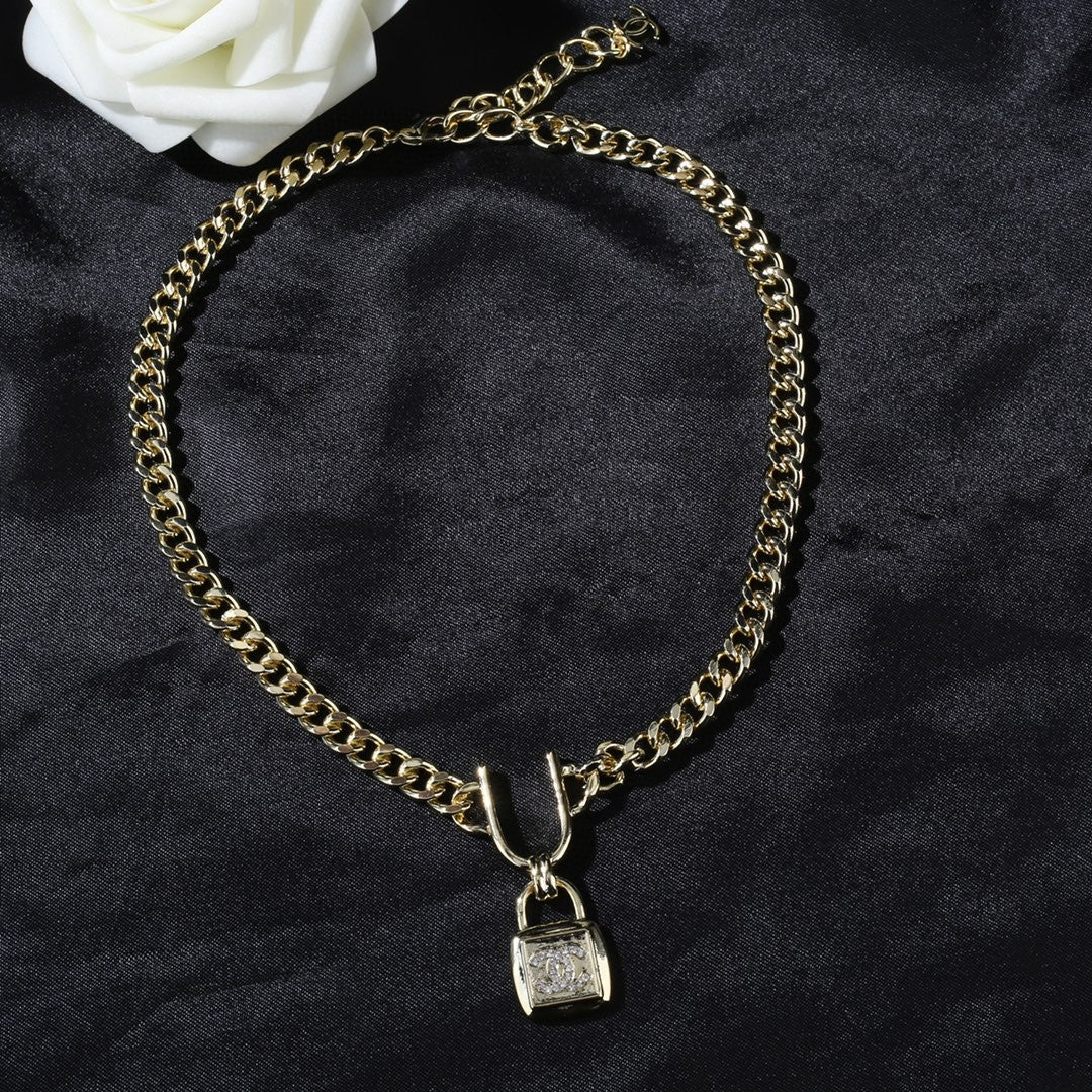 CCN090 High quality CC Pendant Necklace - ccjewelryacc