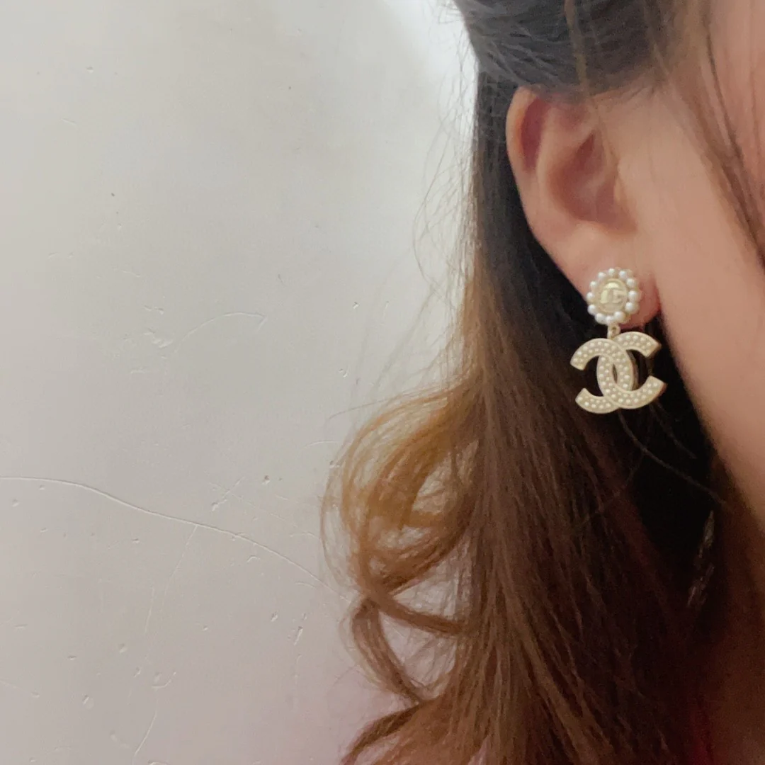 CCE088 Metal crystal and pearls CC logo drop earrings - ccjewelryacc