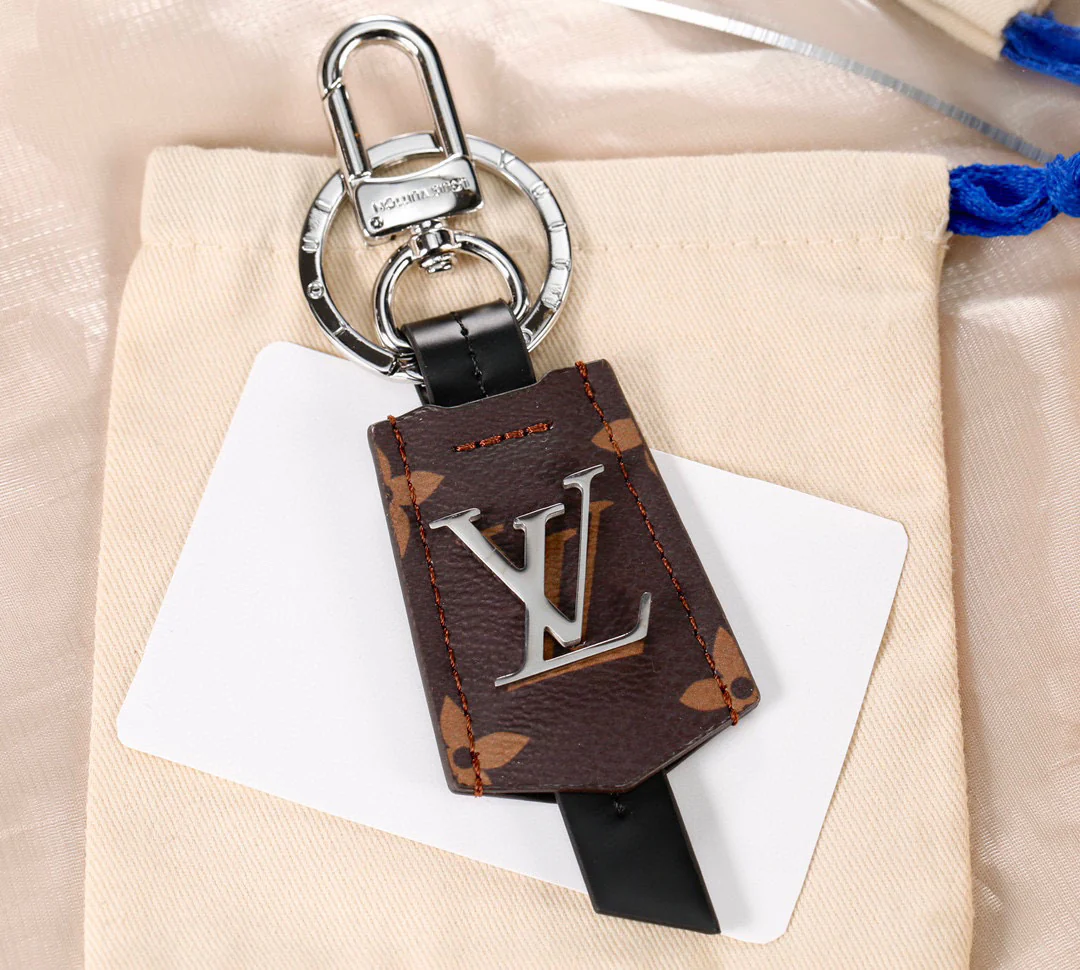 Luxury designer Keychain LVK041 - ccjewelryacc