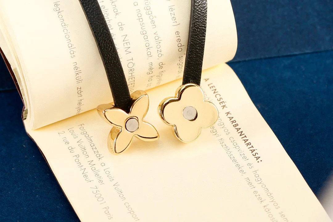 Luxury designer Keychain LVK044 - ccjewelryacc