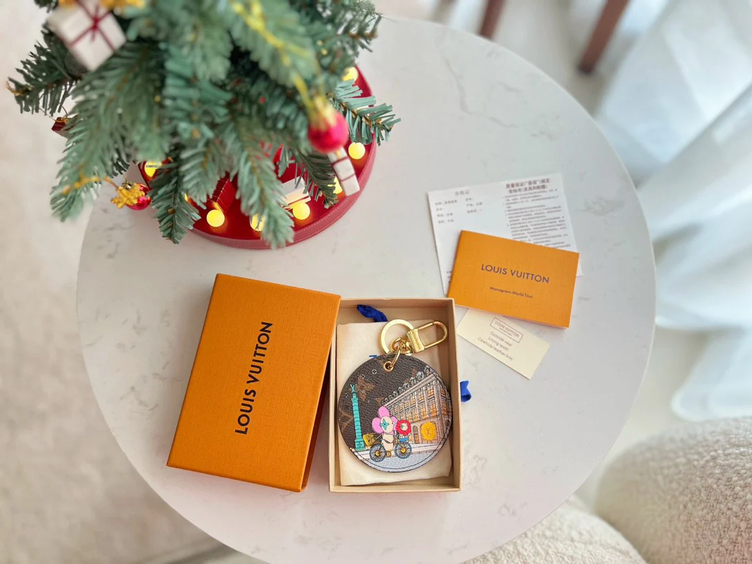 Luxury designer Keychain LVK010 - ccjewelryacc