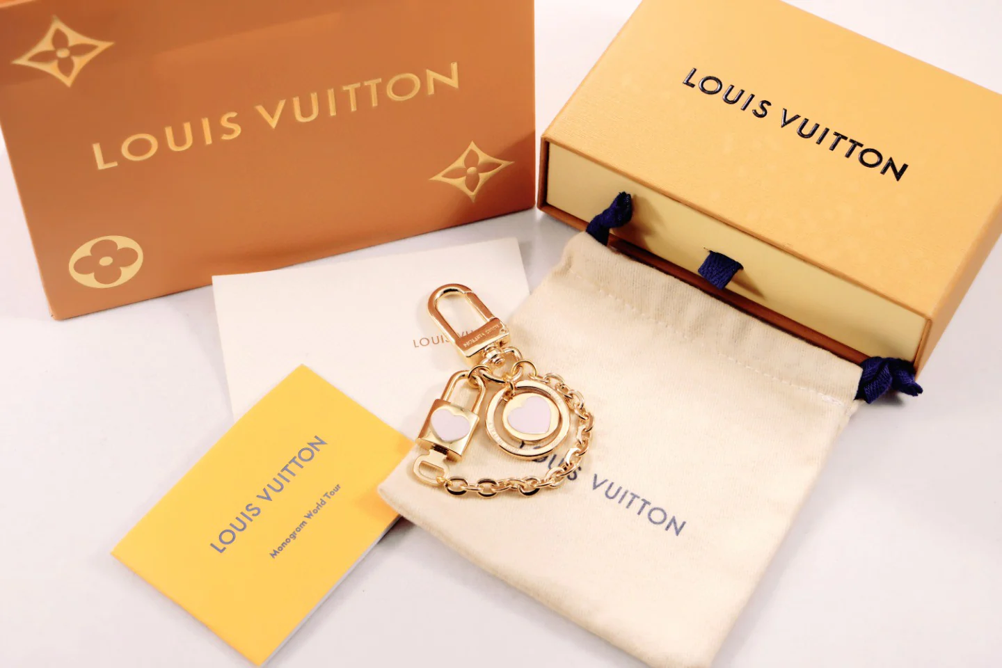 LVK075 Luxury designer Chromatic Keychain M01425 - ccjewelryacc