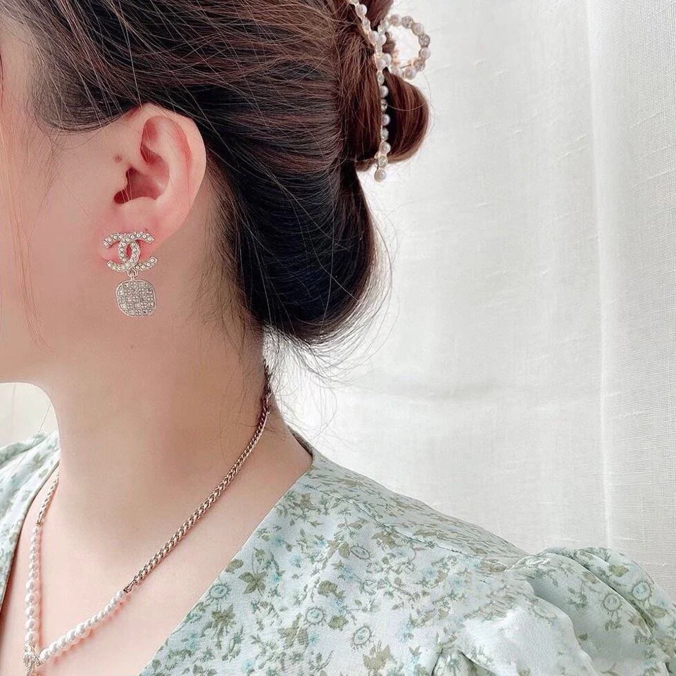 CCE338 Crystal and pearl lattice CC logo drop earring - ccjewelryacc