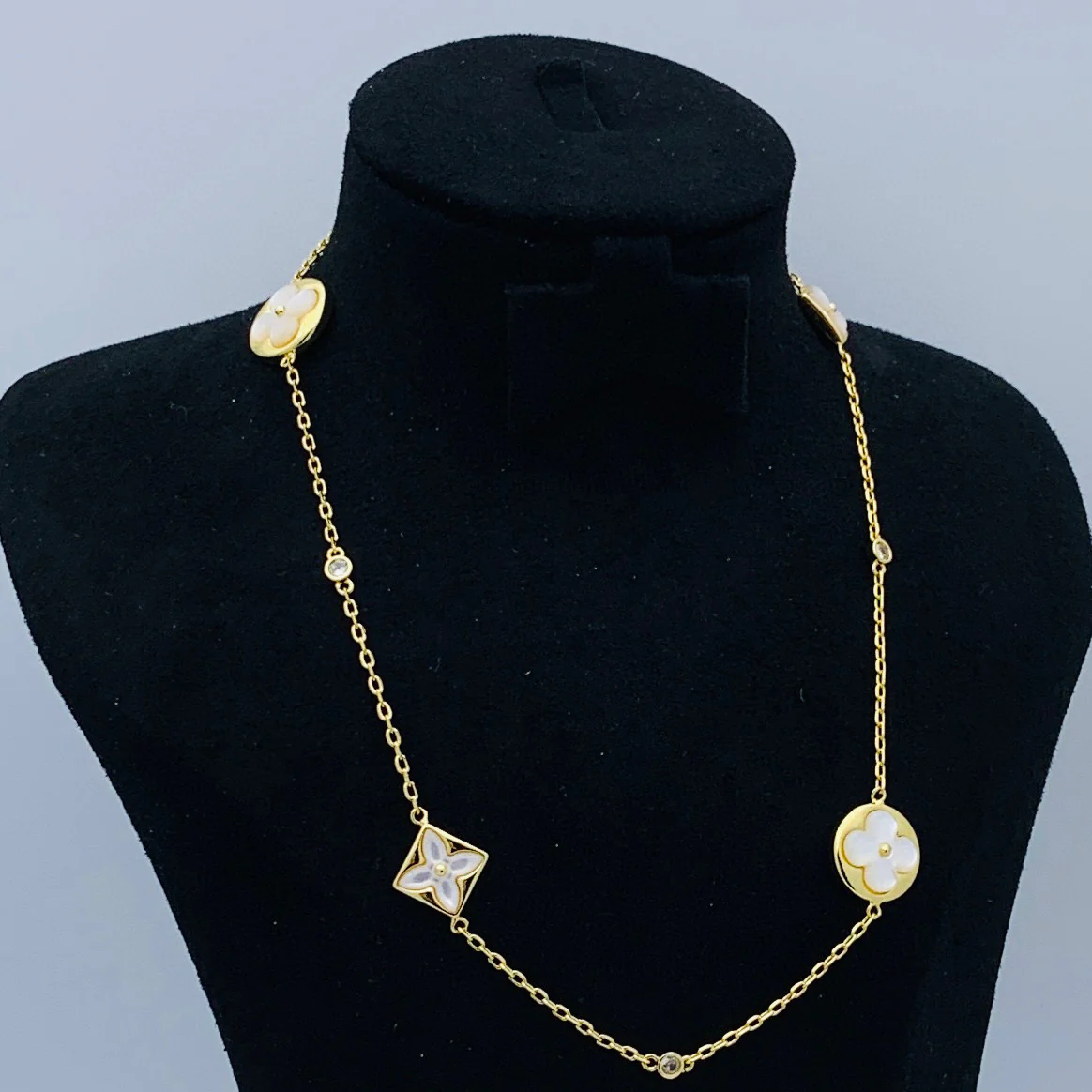LVN038 High Quality Luxury Designer Pendant Necklace - ccfashionjewelry
