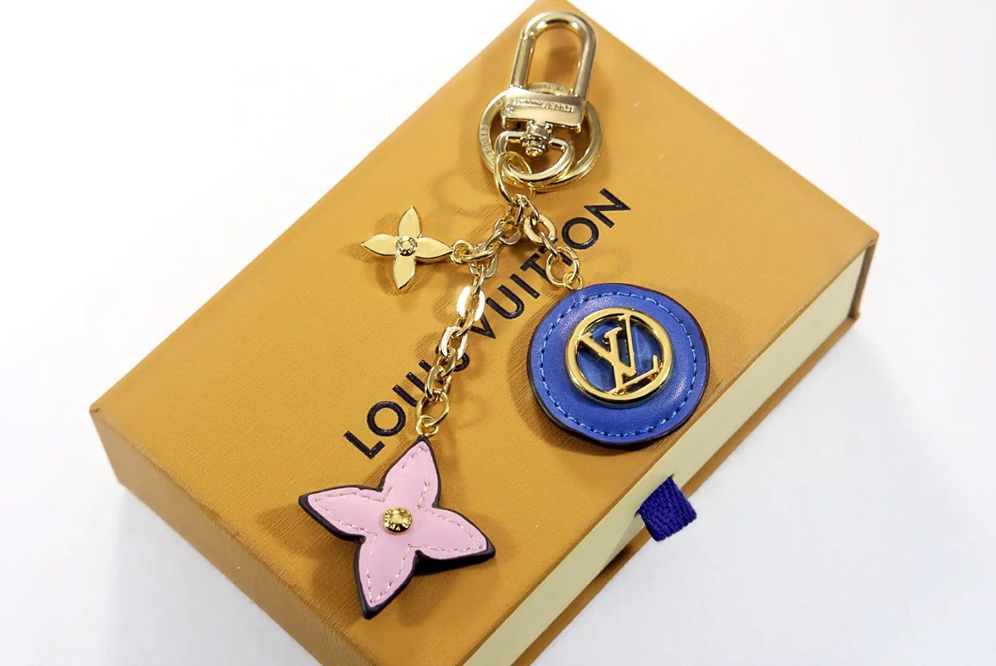 LVK094 Luxury designer Chromatic Keychain M00363 - ccjewelryacc