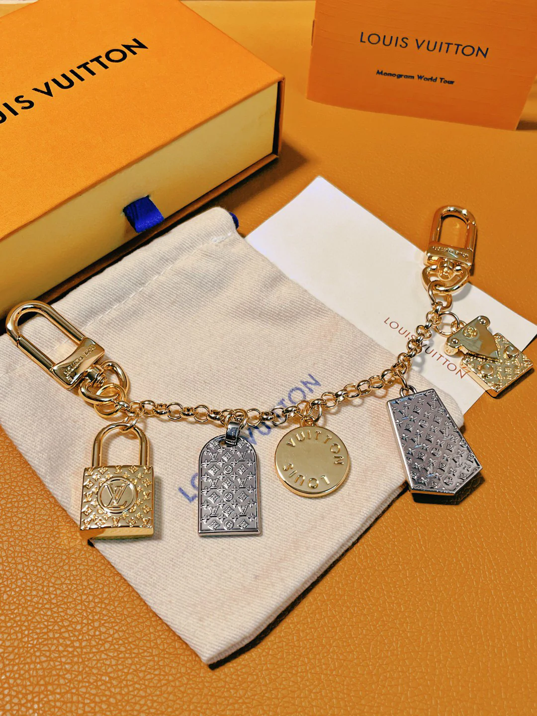 LVK103 Luxury designer Chromatic Keychain M01314 - ccjewelryacc