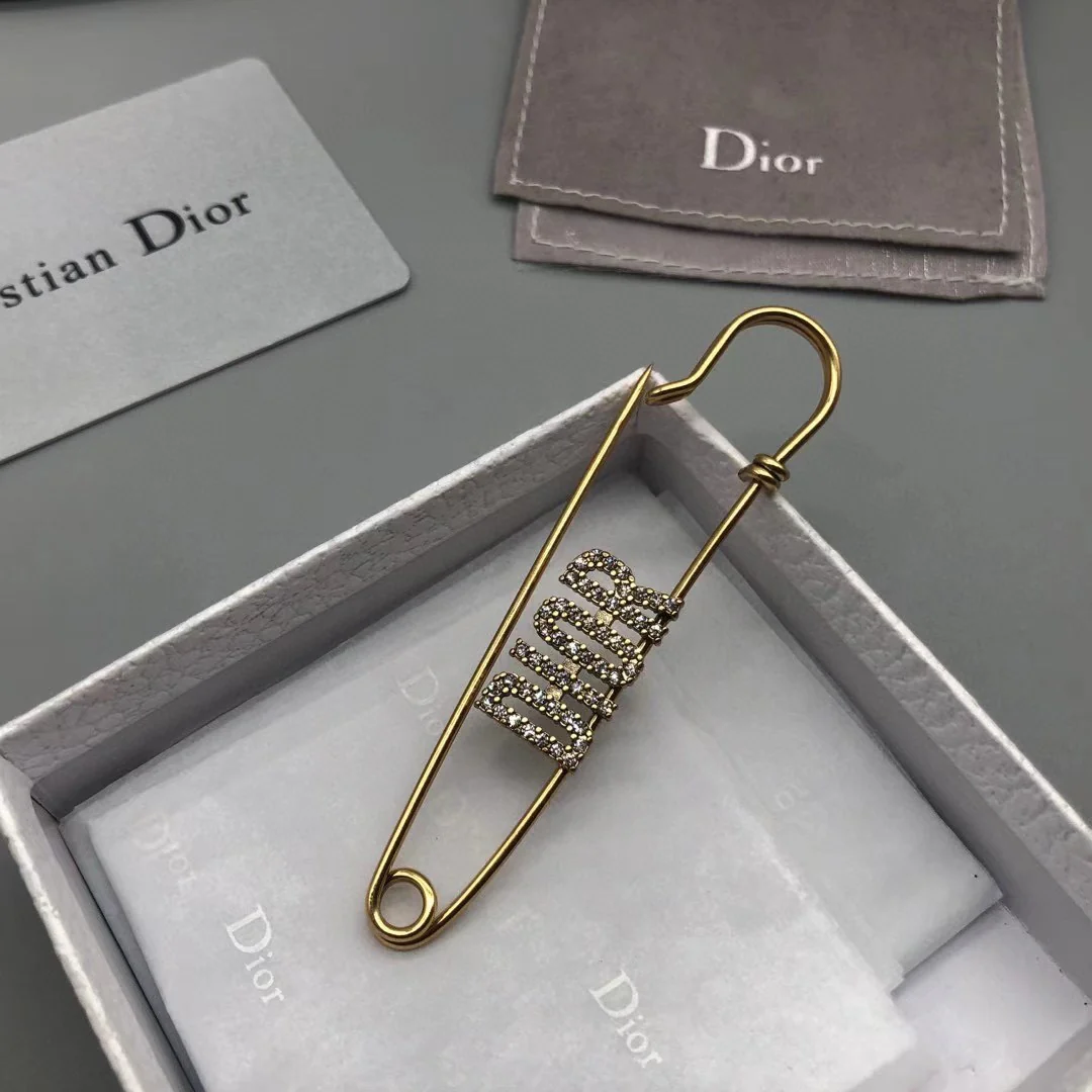 CDB080 Dior safety pin brooch - ccjewelryacc