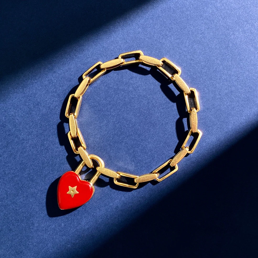 CDS097 High Quality Designer CD Red Heart Bracelet for Women - ccfashionjewelry