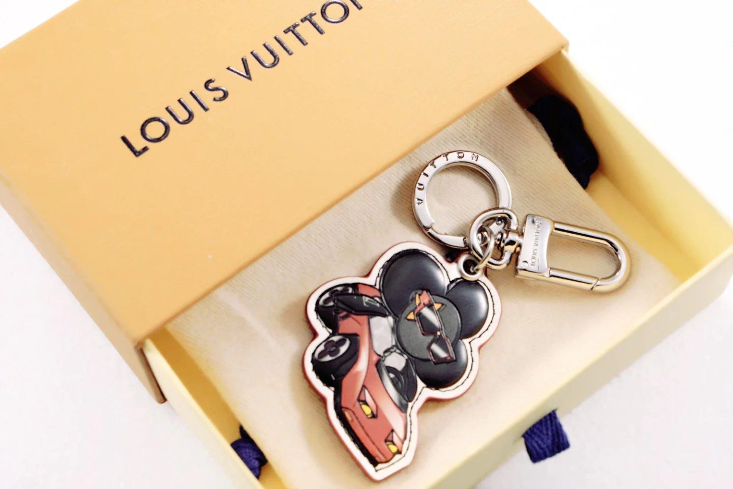 LVK077 Luxury designer Chromatic Keychain - ccjewelryacc