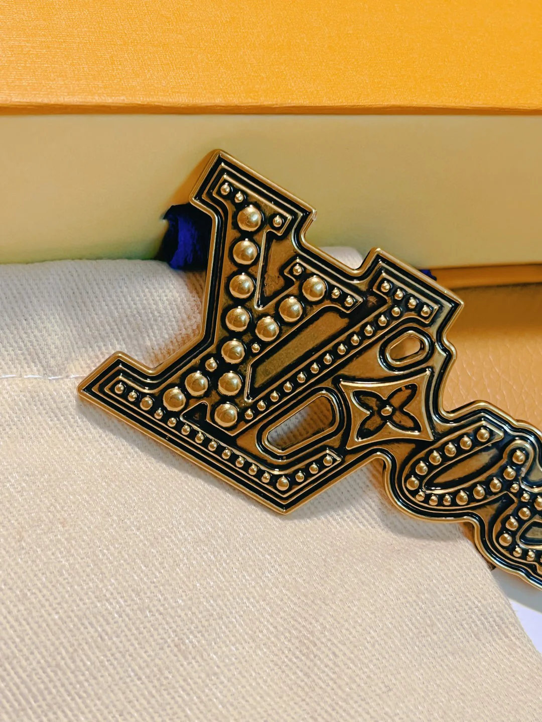 LVK099 Luxury designer Chromatic Keychain M01755 - ccjewelryacc