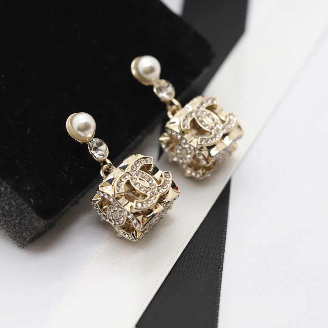CCE096 Chanel Pearl hollow block rhinestone pendant earrings - ccfashionjewelry