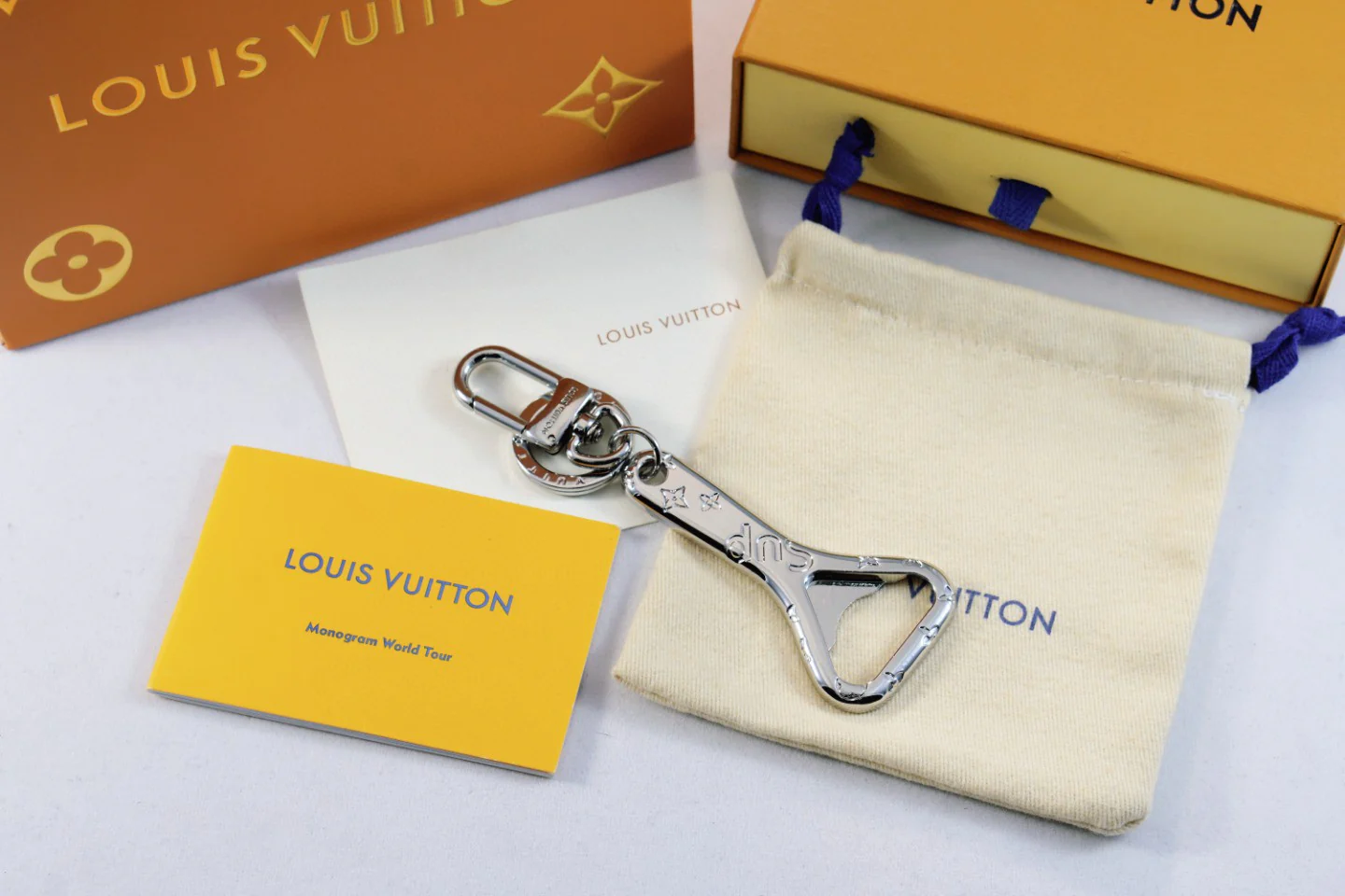 LVK064 Luxury designer Chromatic Keychain MP2099 - ccjewelryacc