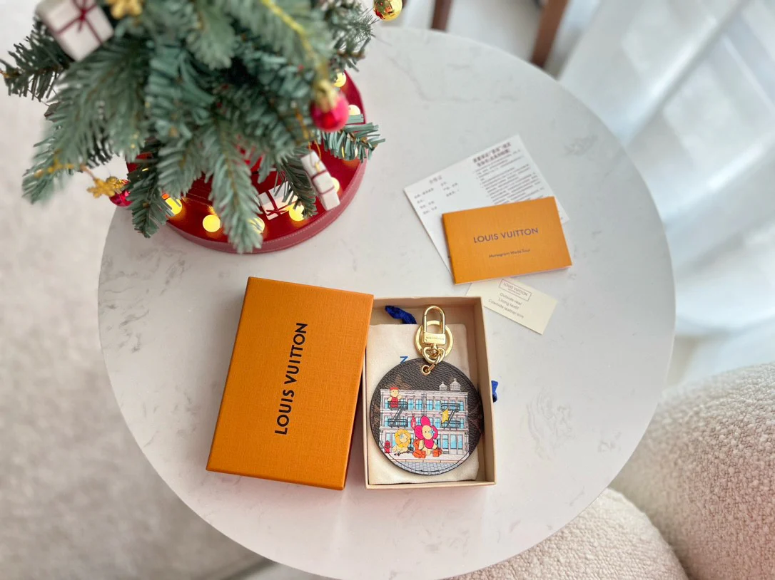 Luxury designer Keychain LVK012 - ccjewelryacc