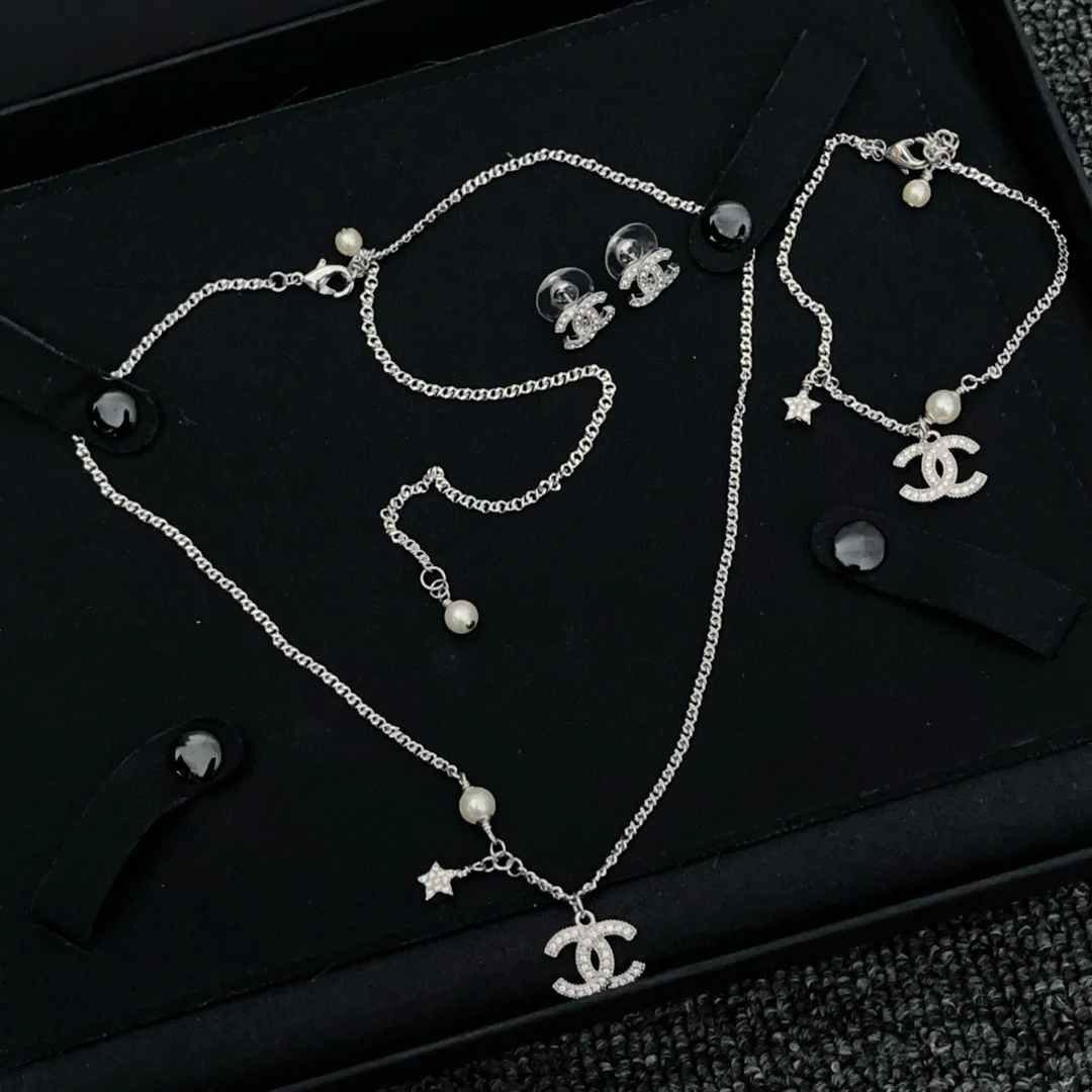 CCN033 Crystal CC logo and star pendant Necklace - ccjewelryacc