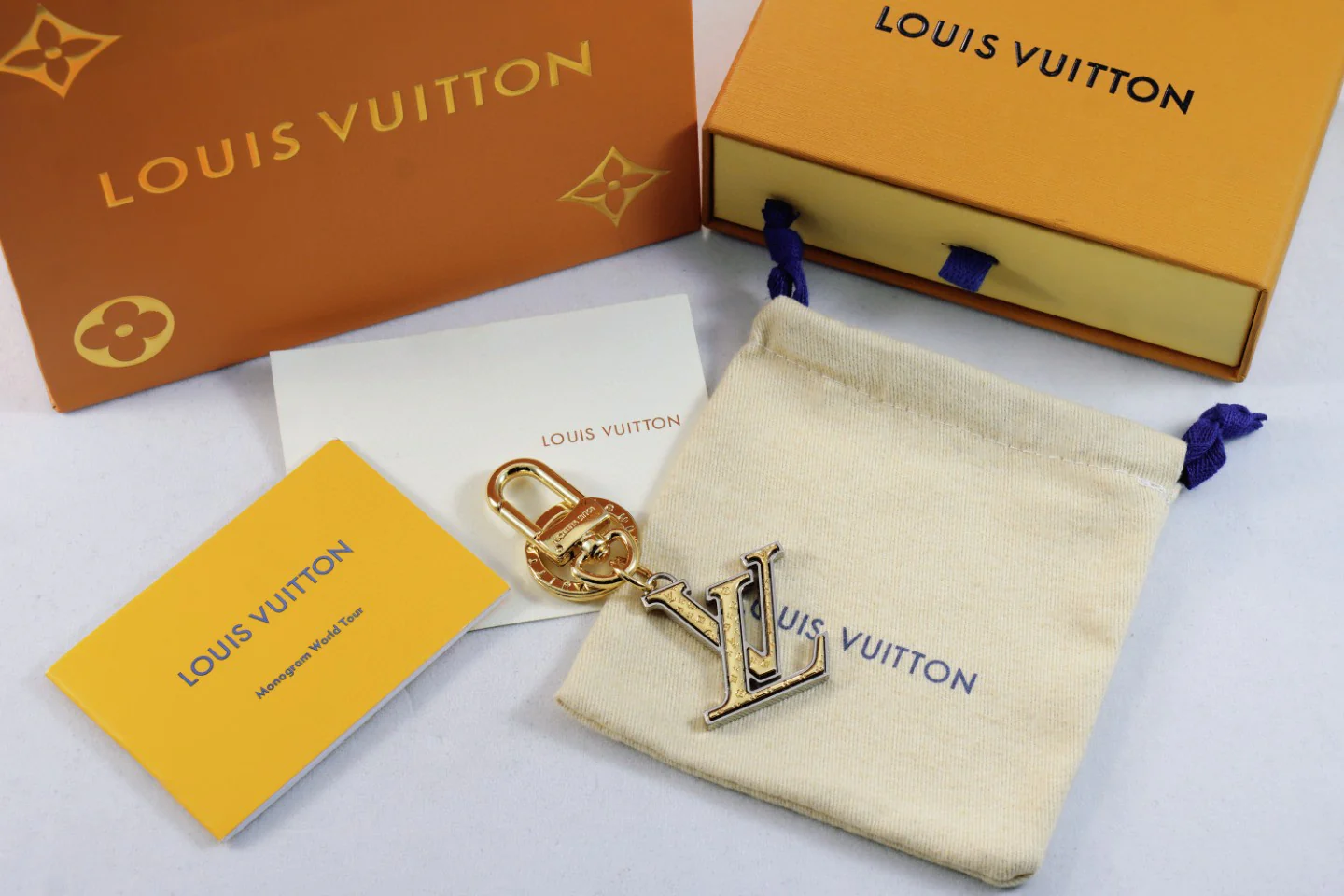 LVK067 Luxury designer Chromatic Keychain M00362 - ccjewelryacc