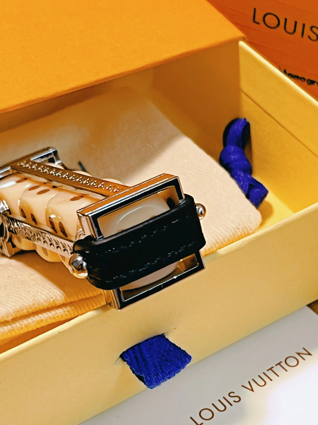 LVK105 Luxury designer Chromatic Keychain M01750 - ccjewelryacc