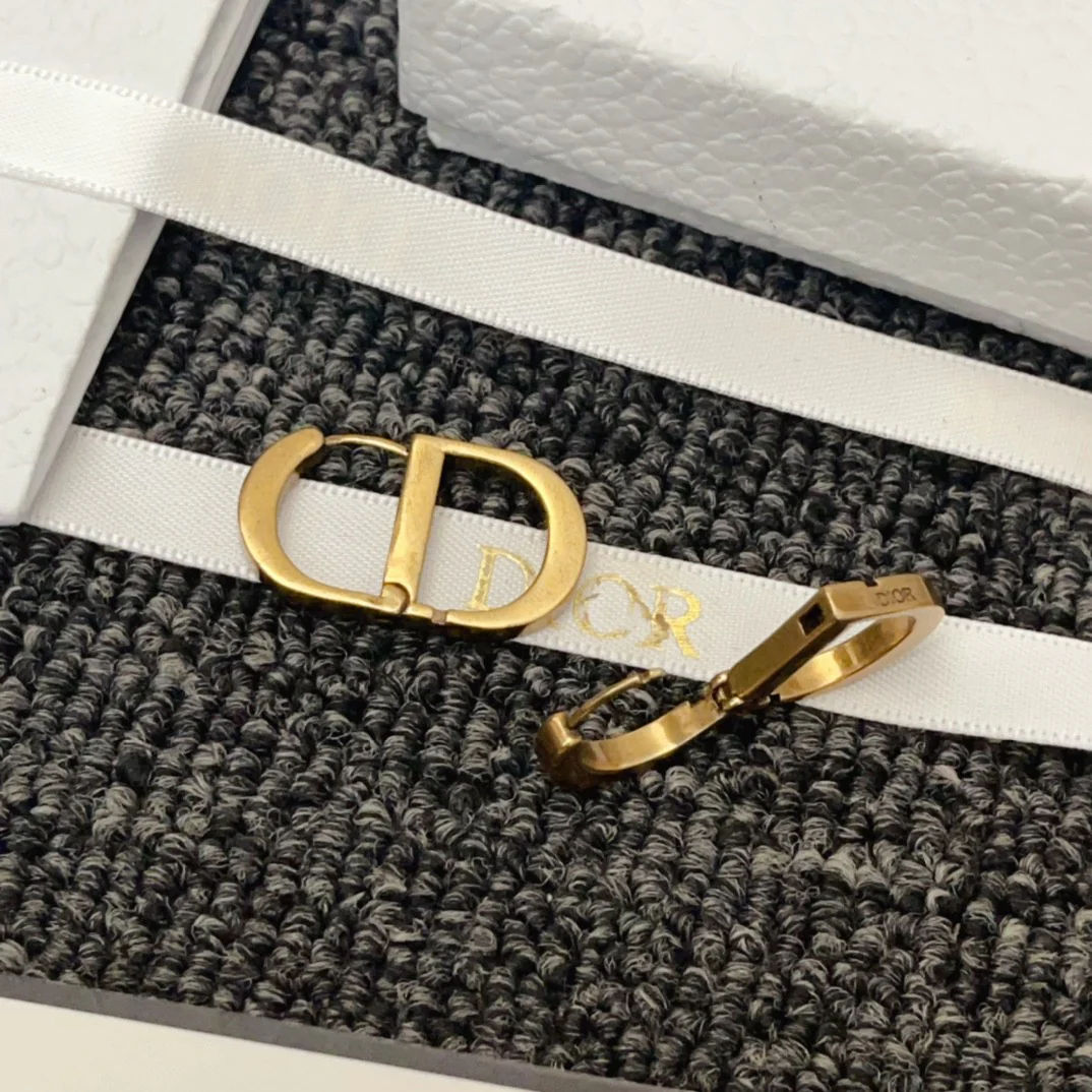 CDE009 Dior CD Clip-On Classic Earrings for Women - ccjewelryacc
