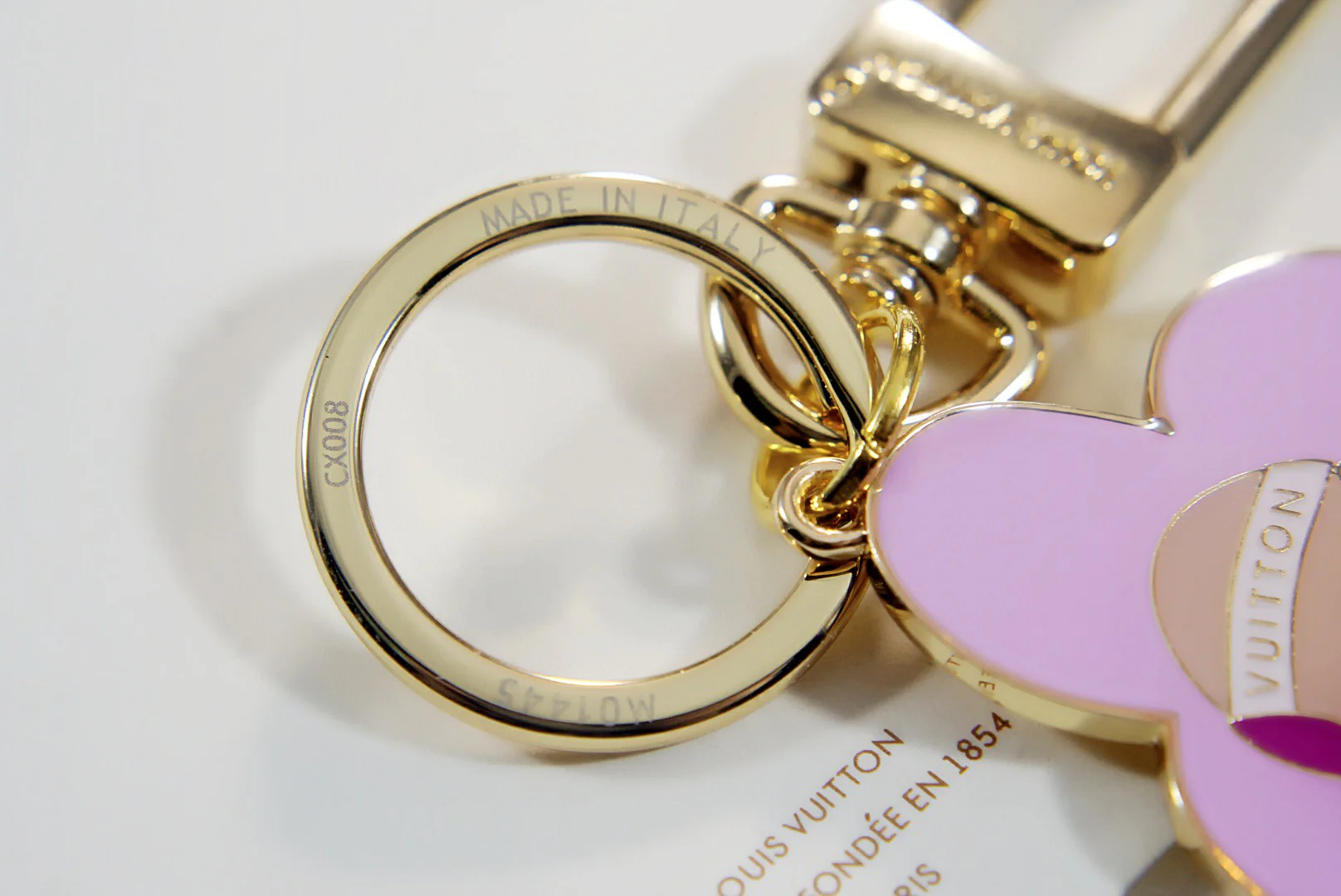 LVK095 Luxury designer Chromatic Keychain M01445 - ccjewelryacc