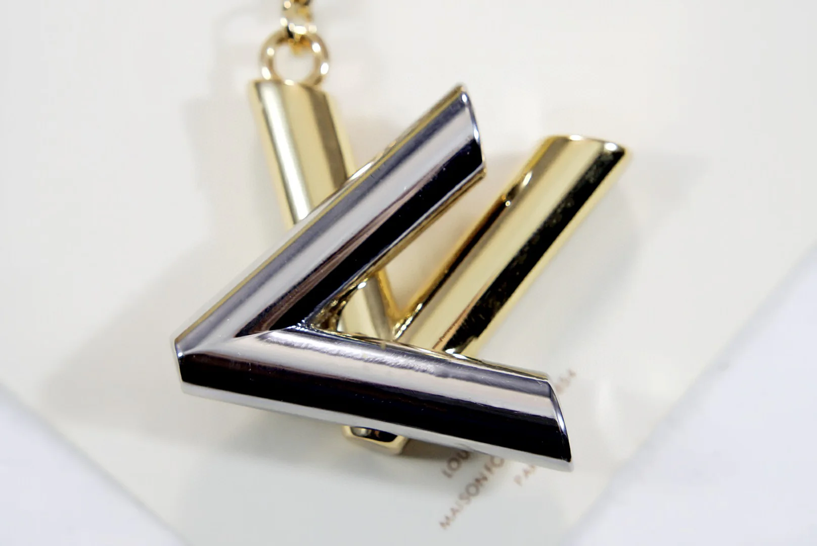 LVK085 Luxury designer Chromatic Keychain M68197 - ccjewelryacc