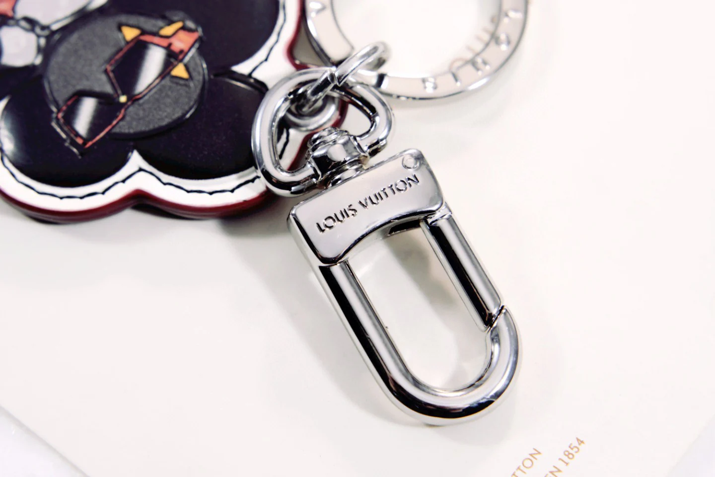 LVK077 Luxury designer Chromatic Keychain - ccjewelryacc