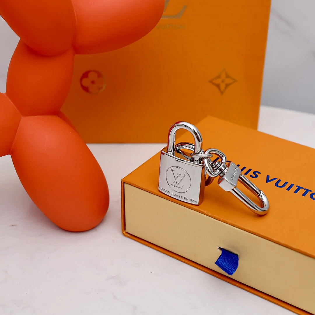 Luxury designer Keychain LVK007 - ccjewelryacc