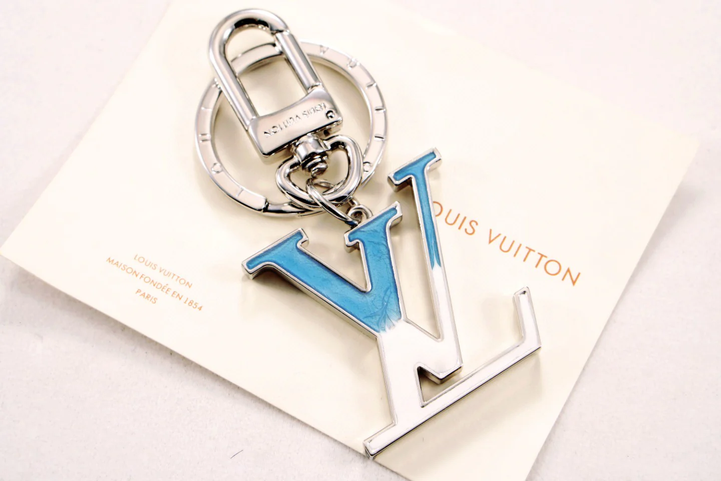 LVK072 Luxury designer Chromatic Keychain MP2819 - ccjewelryacc