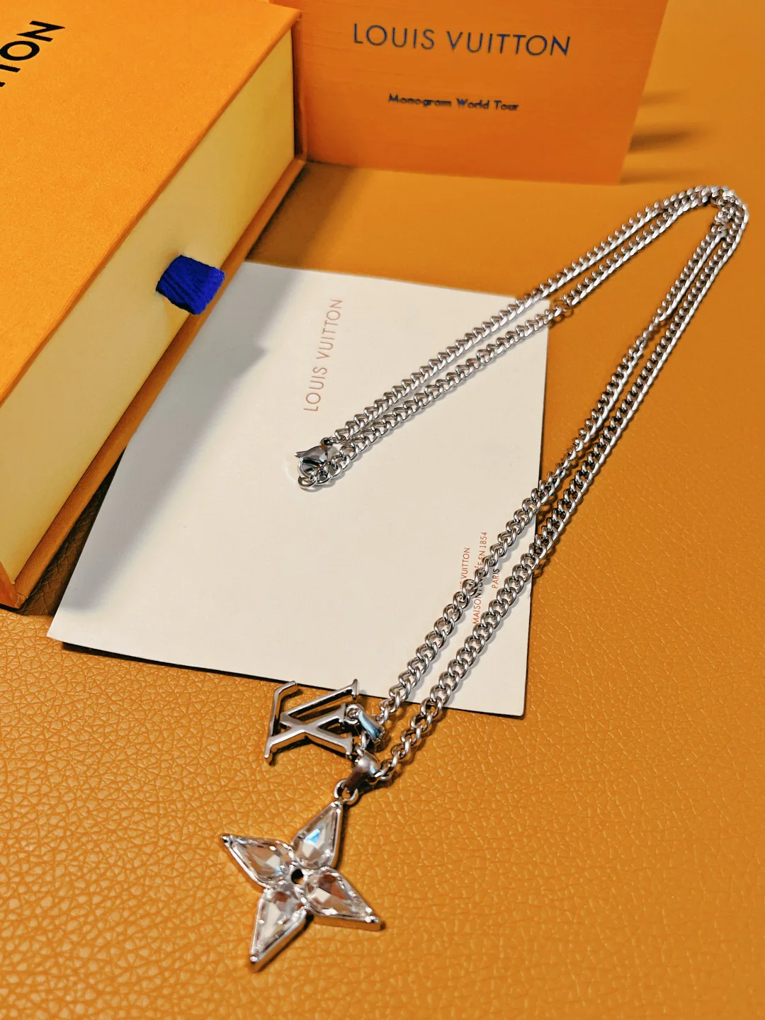 LVN056 LOUIS Flower Cut Necklace - ccjewelryacc