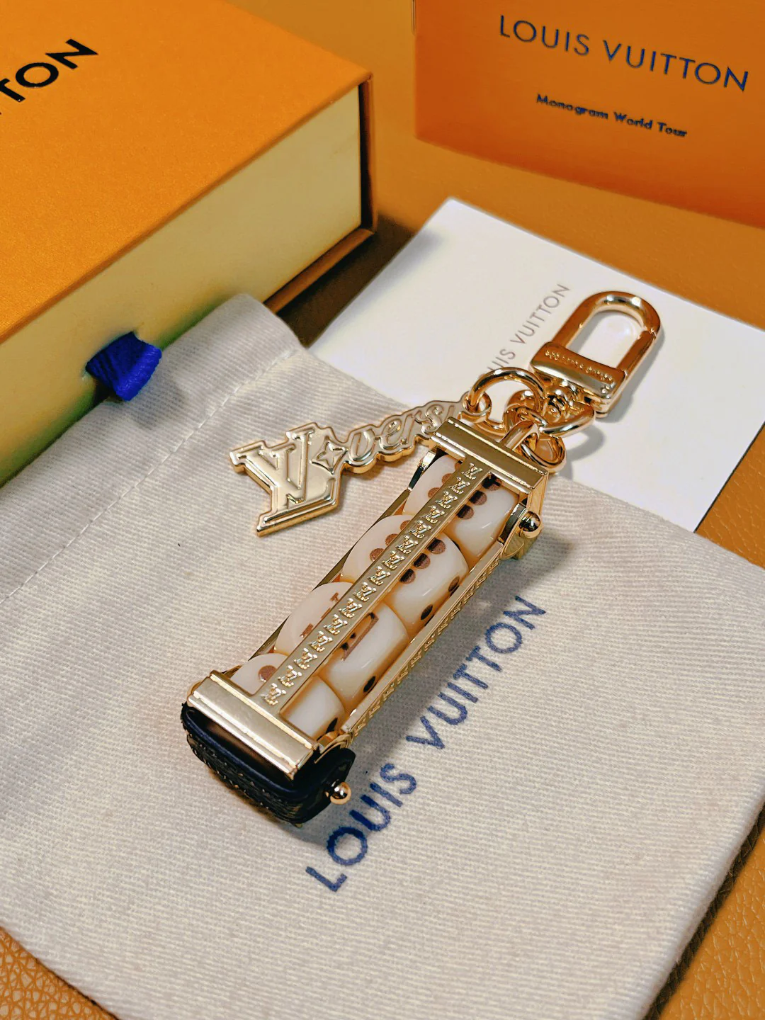 LVK105 Luxury designer Chromatic Keychain M01750 - ccjewelryacc