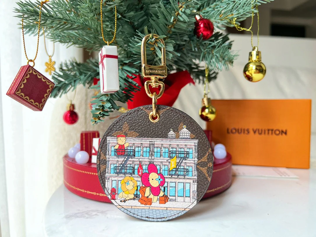 Luxury designer Keychain LVK012 - ccjewelryacc