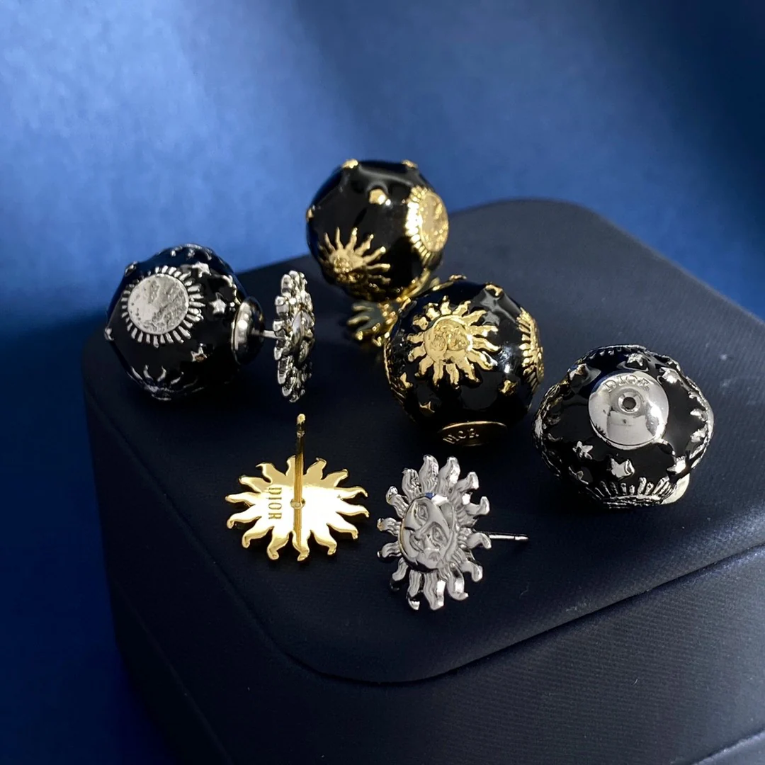 CDE222 CD Tribales Embossed Sun star pattern black enamel ball stud earrings - ccjewelryacc