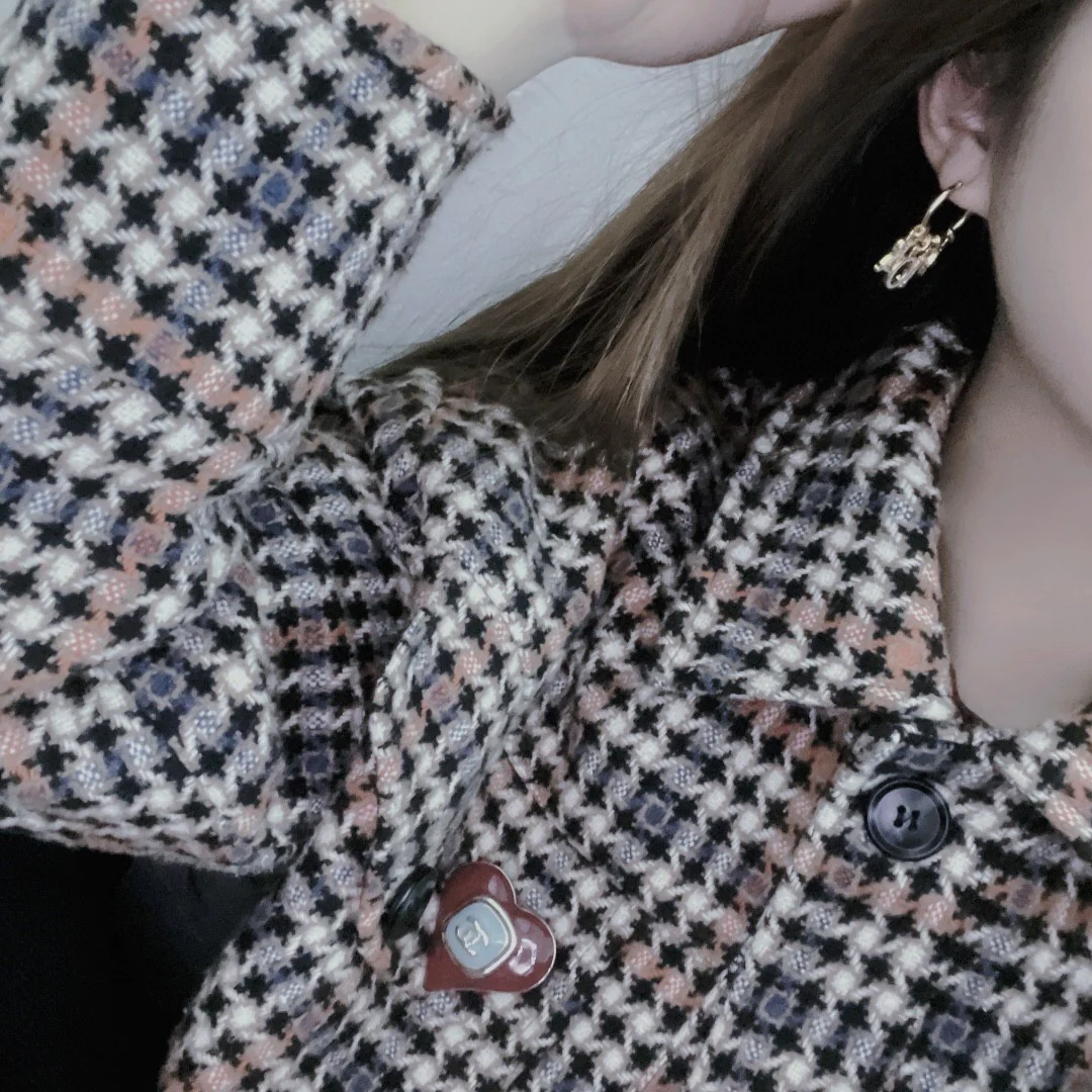 CDE102 Dior letter charms tassel hoop earrings in metal and white enamel - ccjewelryacc