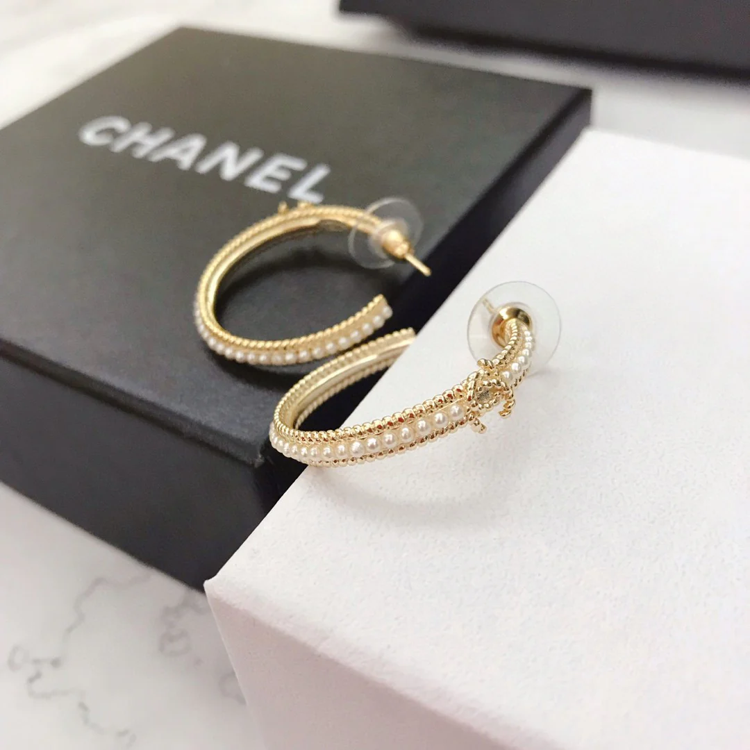 CCE025 Chanel metal pearls Hook earring - ccjewelryacc