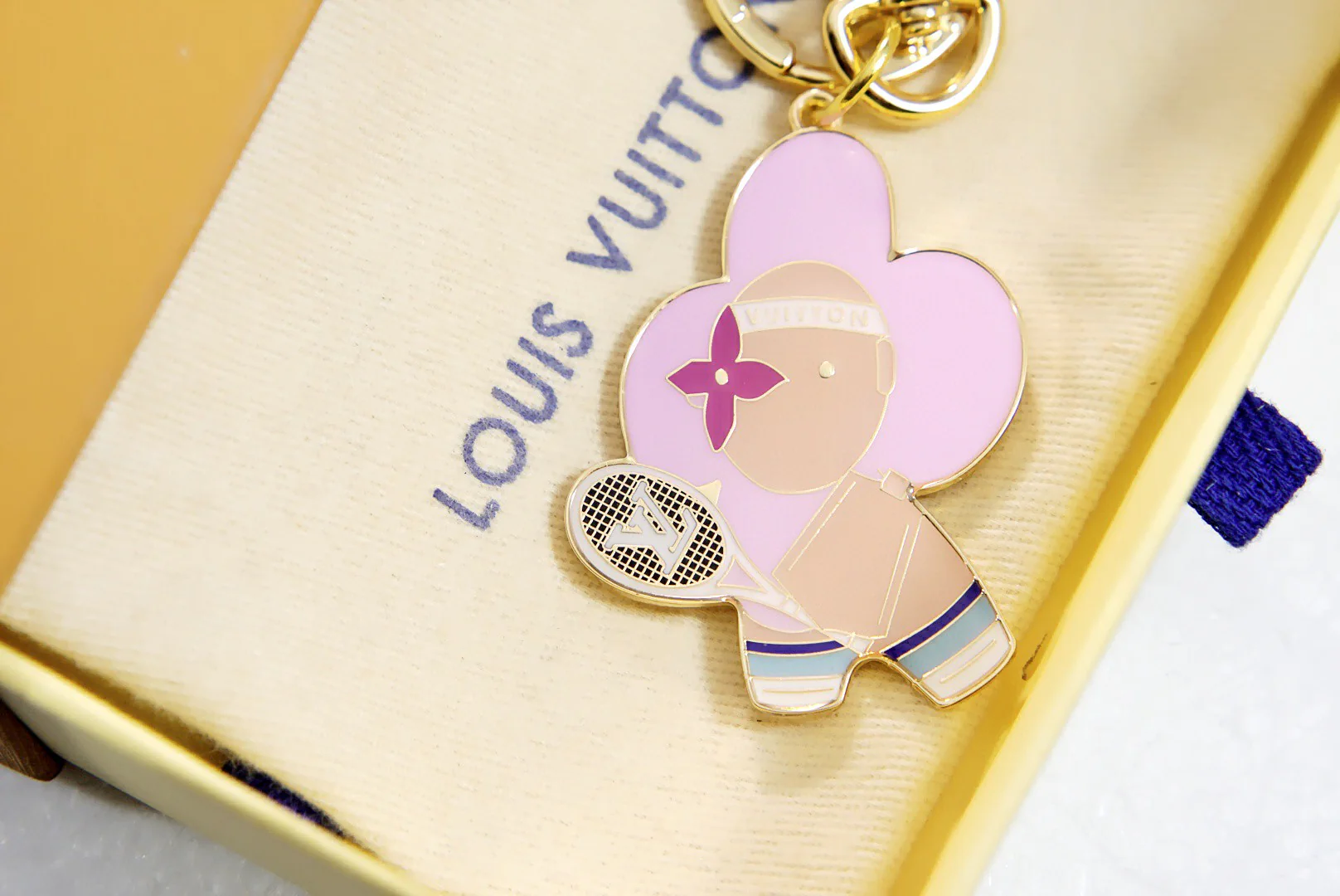 LVK095 Luxury designer Chromatic Keychain M01445 - ccjewelryacc