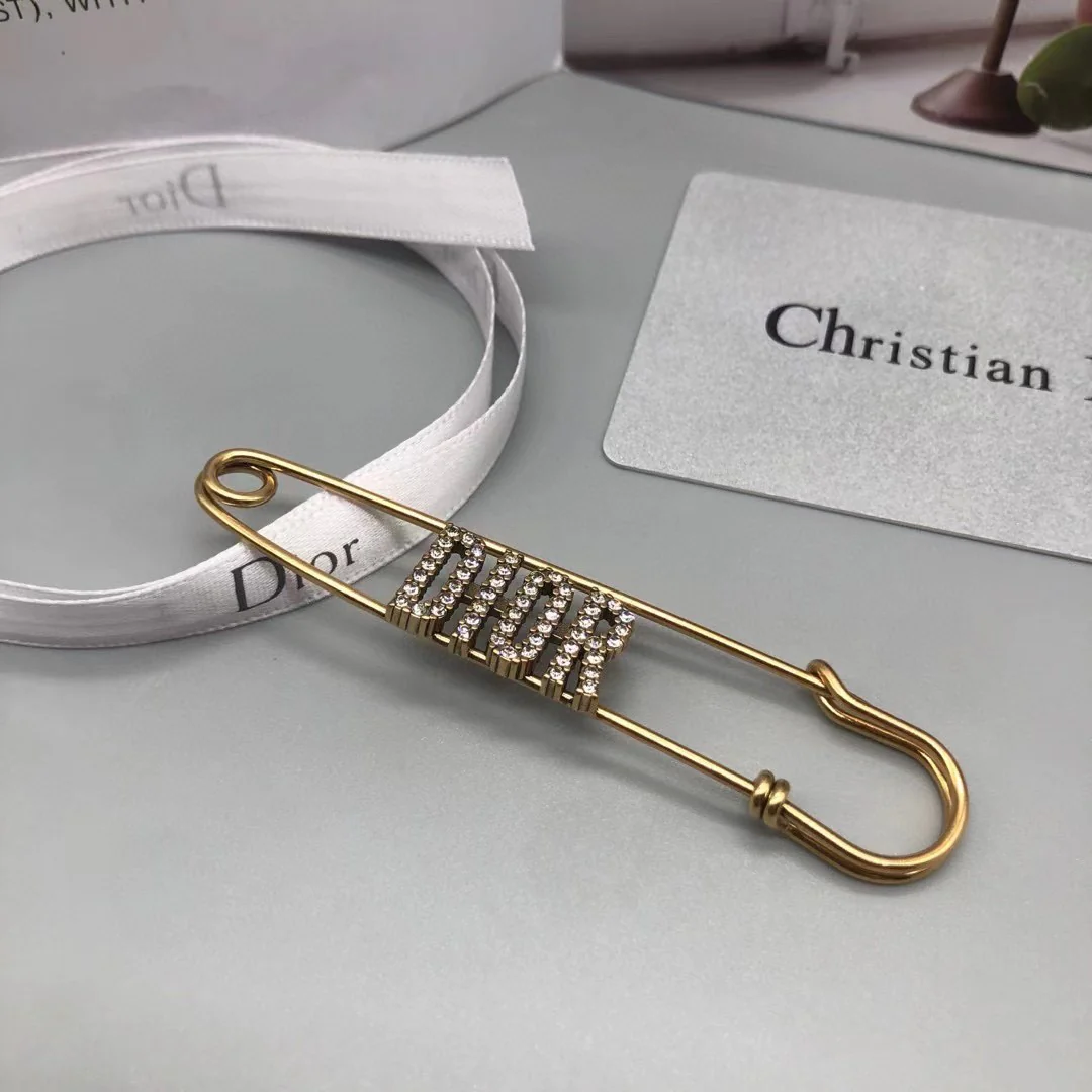 CDB080 Dior safety pin brooch - ccjewelryacc