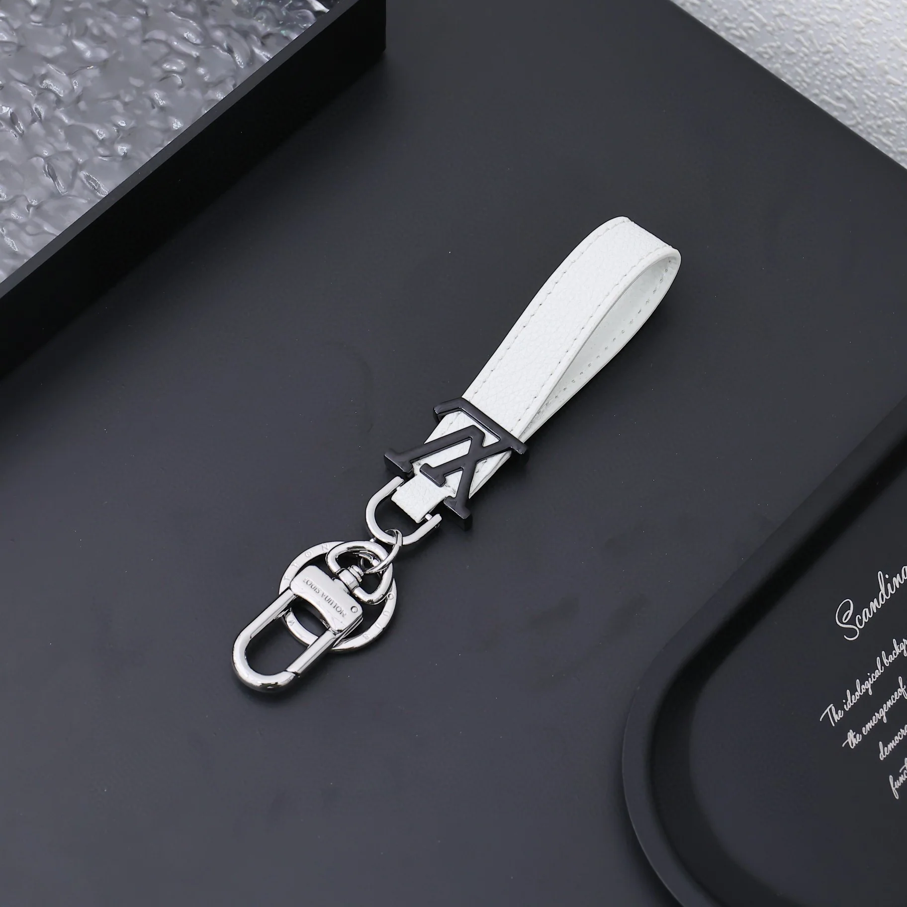 Luxury designer Keychain LVK053 - ccjewelryacc