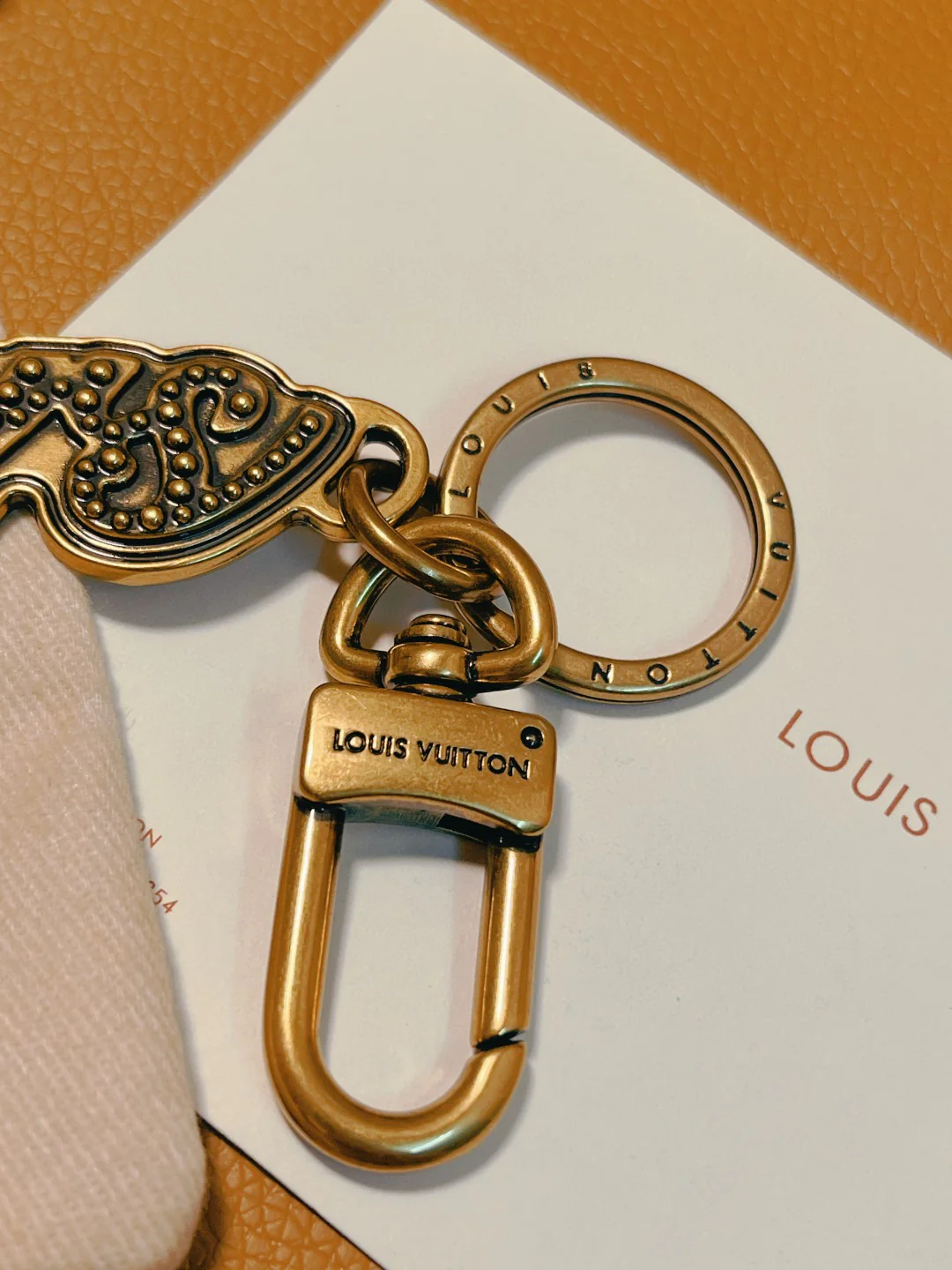 LVK099 Luxury designer Chromatic Keychain M01755 - ccjewelryacc