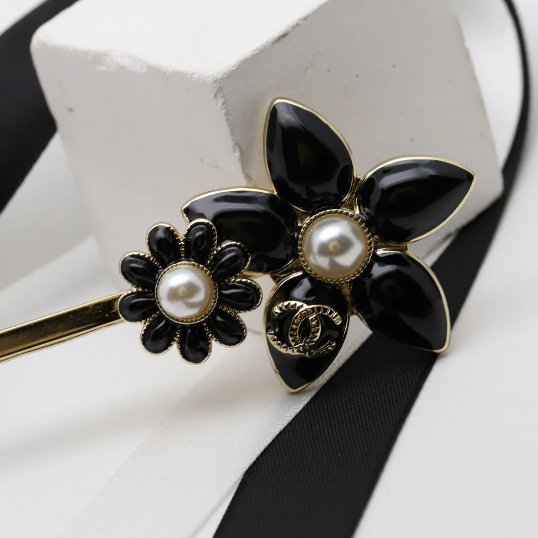 CCH036 Black enamel chanel flower hair clip - ccjewelryacc