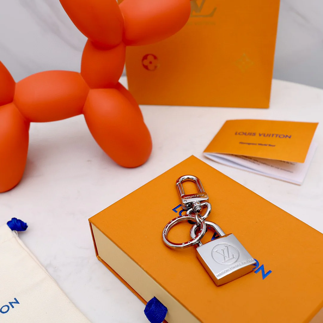 Luxury designer Keychain LVK007 - ccjewelryacc