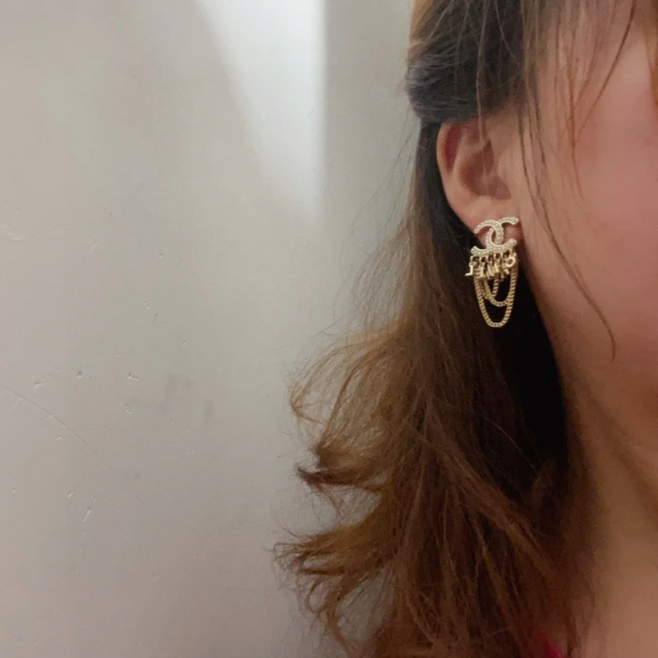 CCE045 Chanel crystal/pearl cc logo with chain tassels earrings - ccjewelryacc