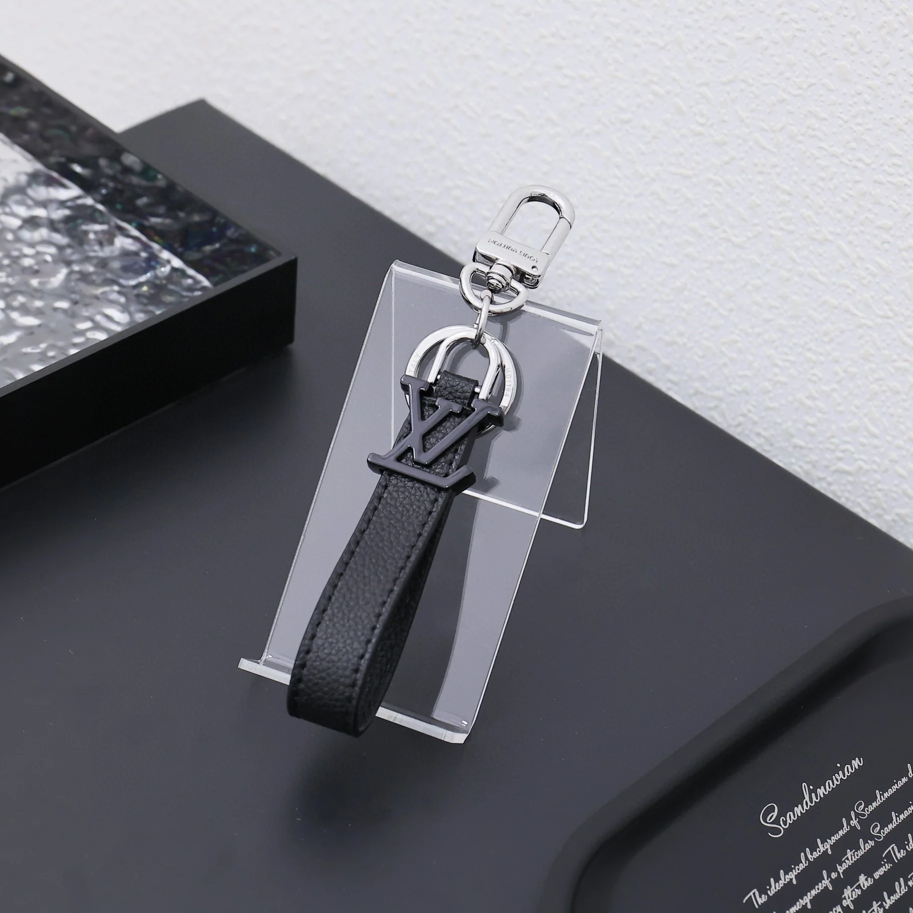 Luxury designer Keychain LVK055 - ccjewelryacc