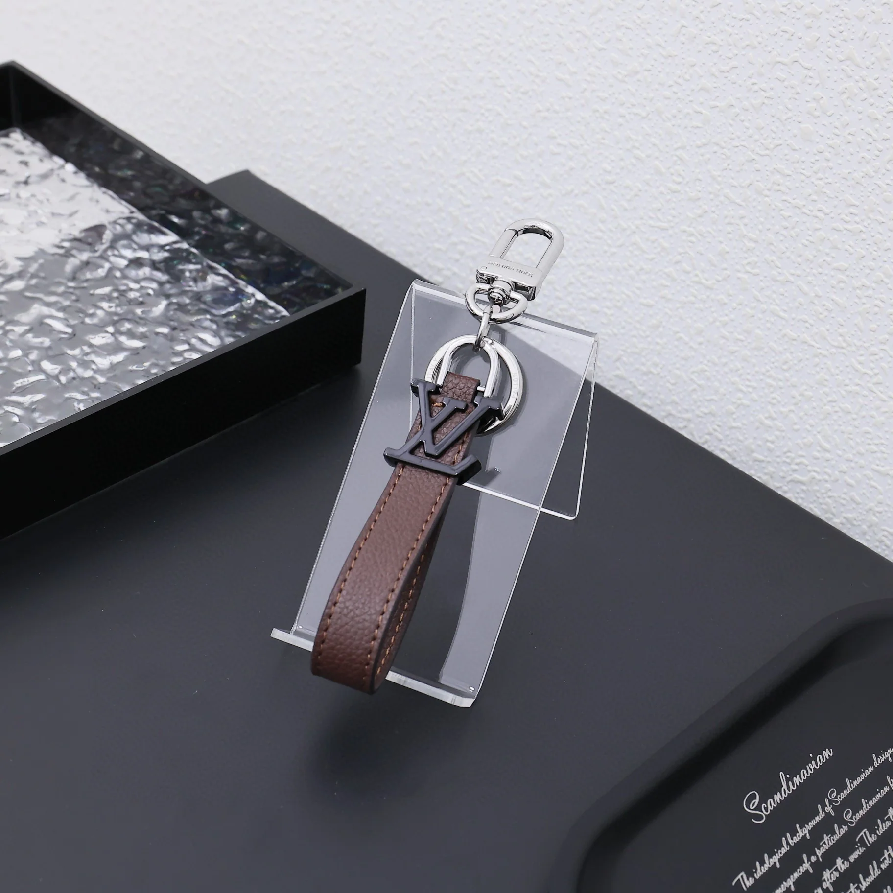 Luxury designer Keychain LVK054 - ccjewelryacc