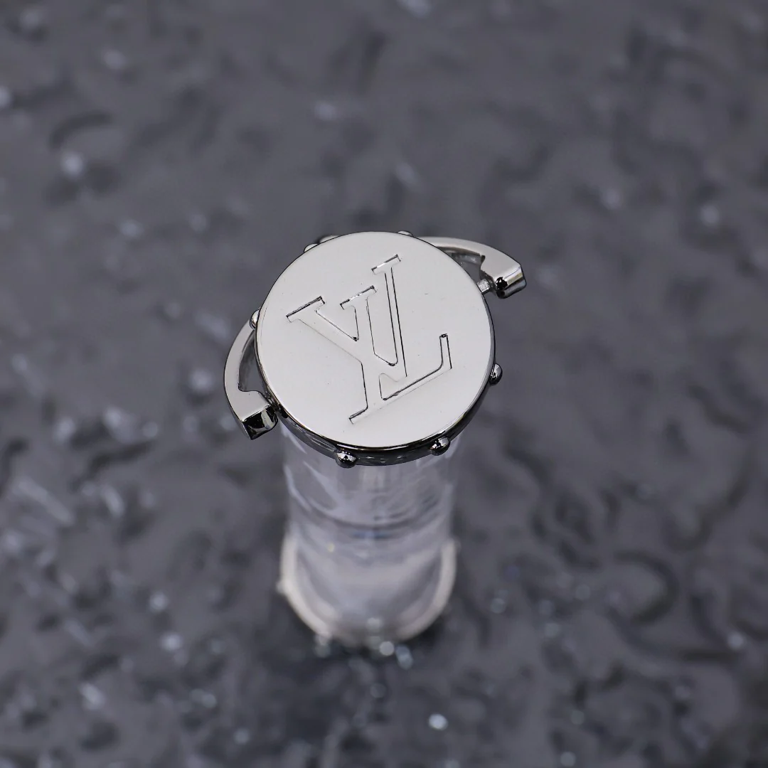 LVK096 Luxury designer Chromatic Keychain - ccjewelryacc