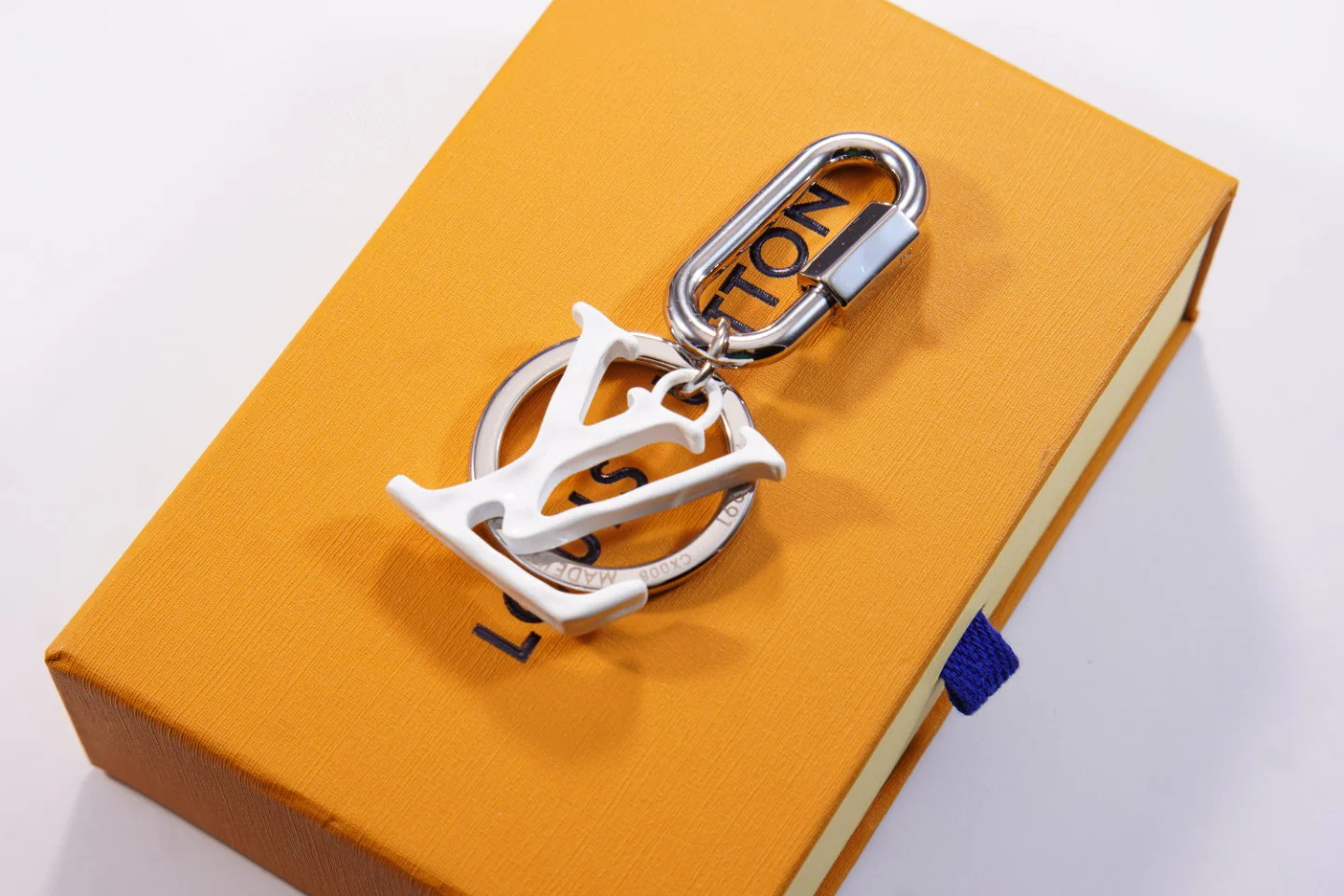 Luxury designer Keychain LVK058 - ccjewelryacc