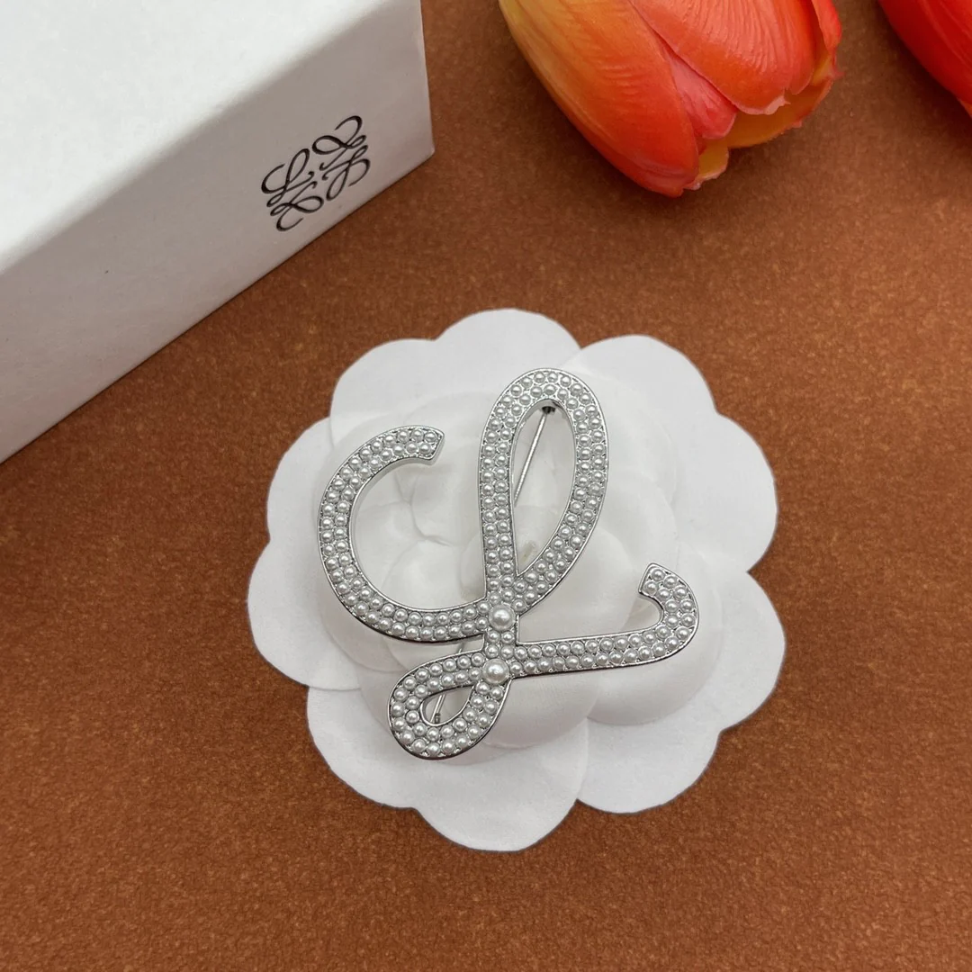 BLB002 Designer Pearl L letter brooch Pins - ccjewelryacc